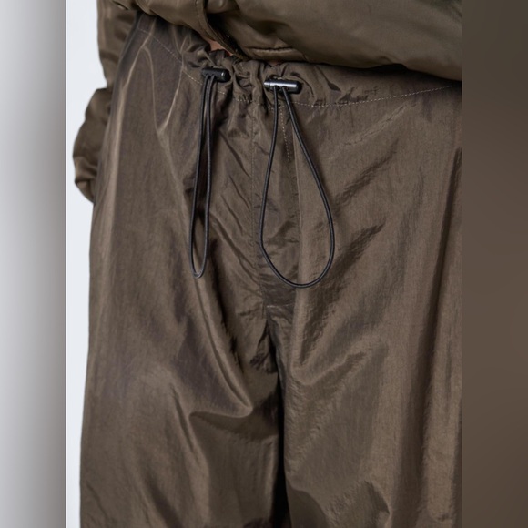 Noisy May Low Waisted Parachute Pants - baggy Y2K pants with adjustable waist - Picture 4 of 9
